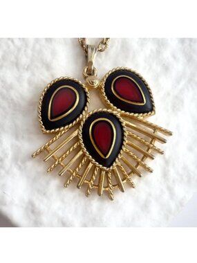Sarah Coventry Designer Dynasty Art Deco Circa 1973 Gold T Vintage Necklace
